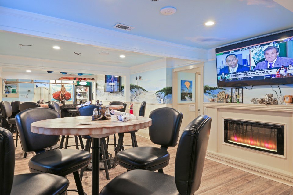 Driftaway Cafe inside gallery image 43