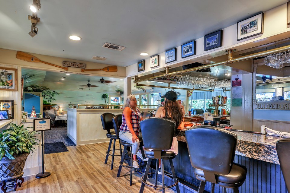 Driftaway Cafe inside gallery image 20